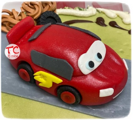 Saetta McQueen da Cars in pasta di zucchero